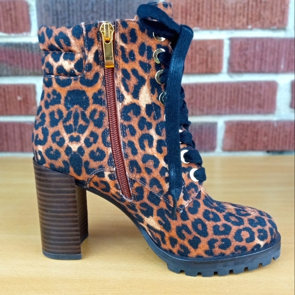 NWT PAIGE 'Nicole' *RARE COLOR WAY* Leopard Print Canvas Stacked Heel Bootie - Picture 3 of 7